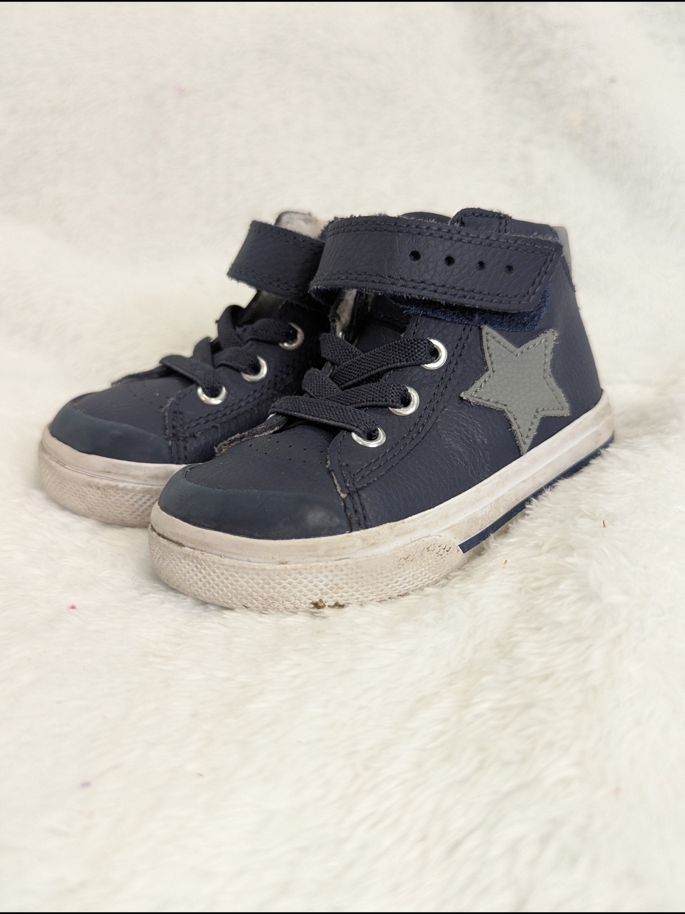 FootMates Navy High-Top Sneakers with Gray Star